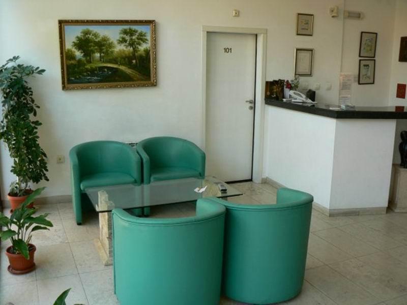 Family Art Hotel Gallery Pleven Esterno foto