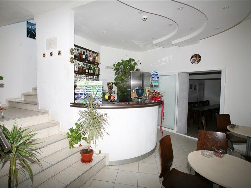 Family Art Hotel Gallery Pleven Esterno foto