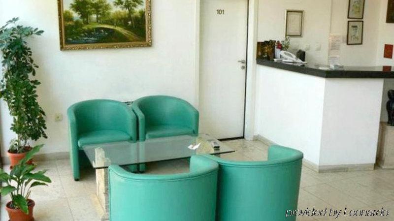 Family Art Hotel Gallery Pleven Esterno foto